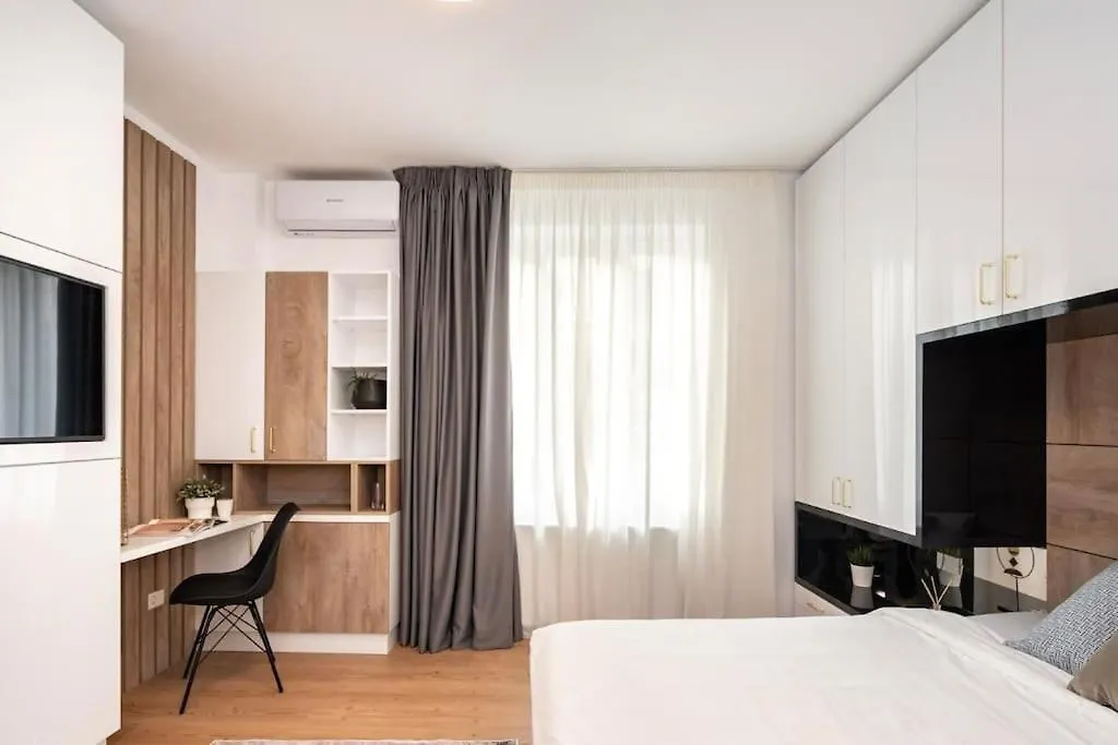 Old Town Bucharest Apartment Poiana 7