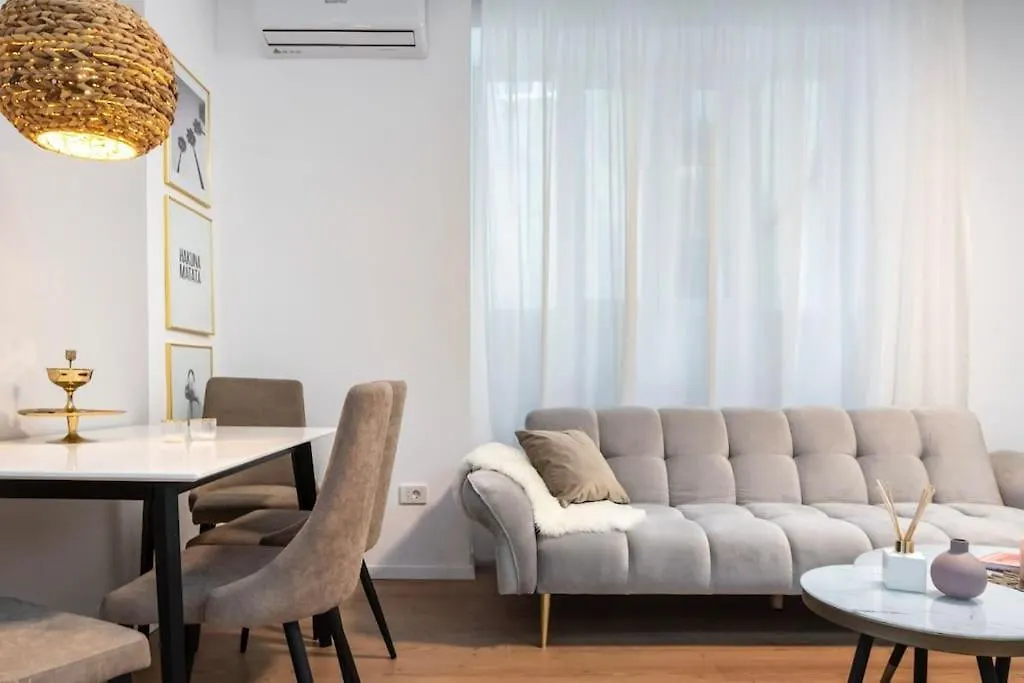 Old Town Bucharest Apartment Poiana 7