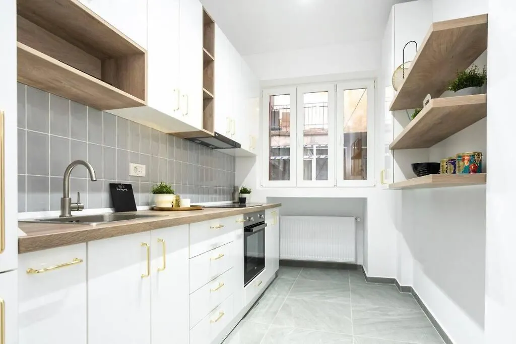 Old Town Bucharest Apartment Poiana 7 Romania
