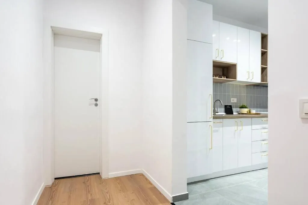 Old Town Bucharest Apartment Poiana 7