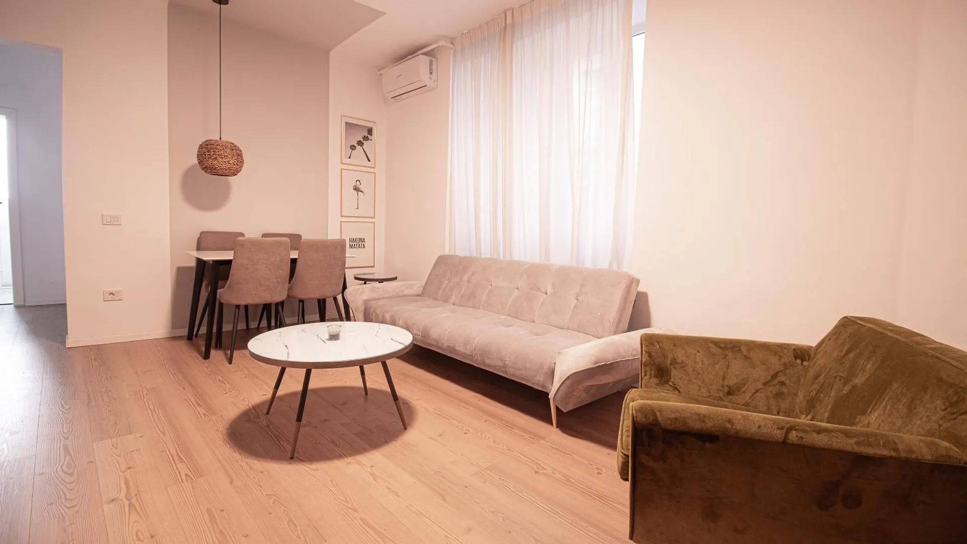Old Town Bucharest Apartment Poiana 7 location