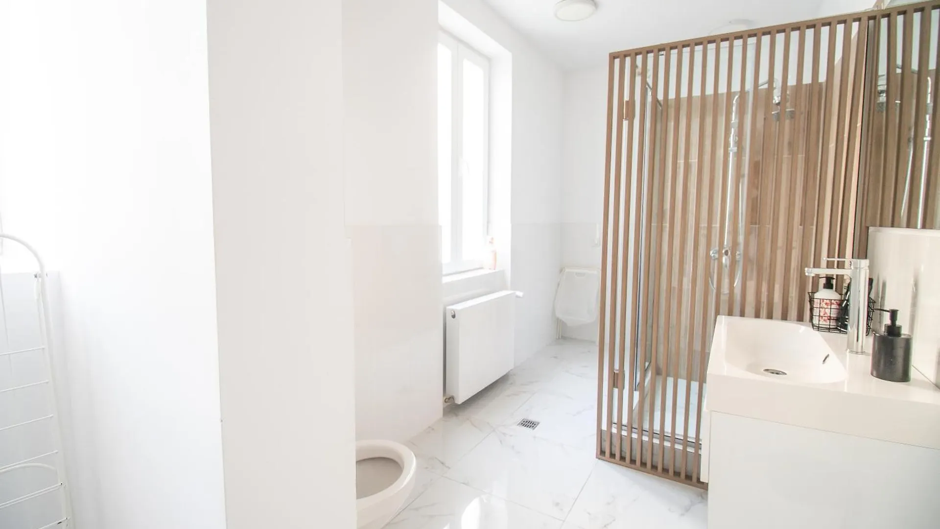 Old Town Bucharest Apartment Poiana 7