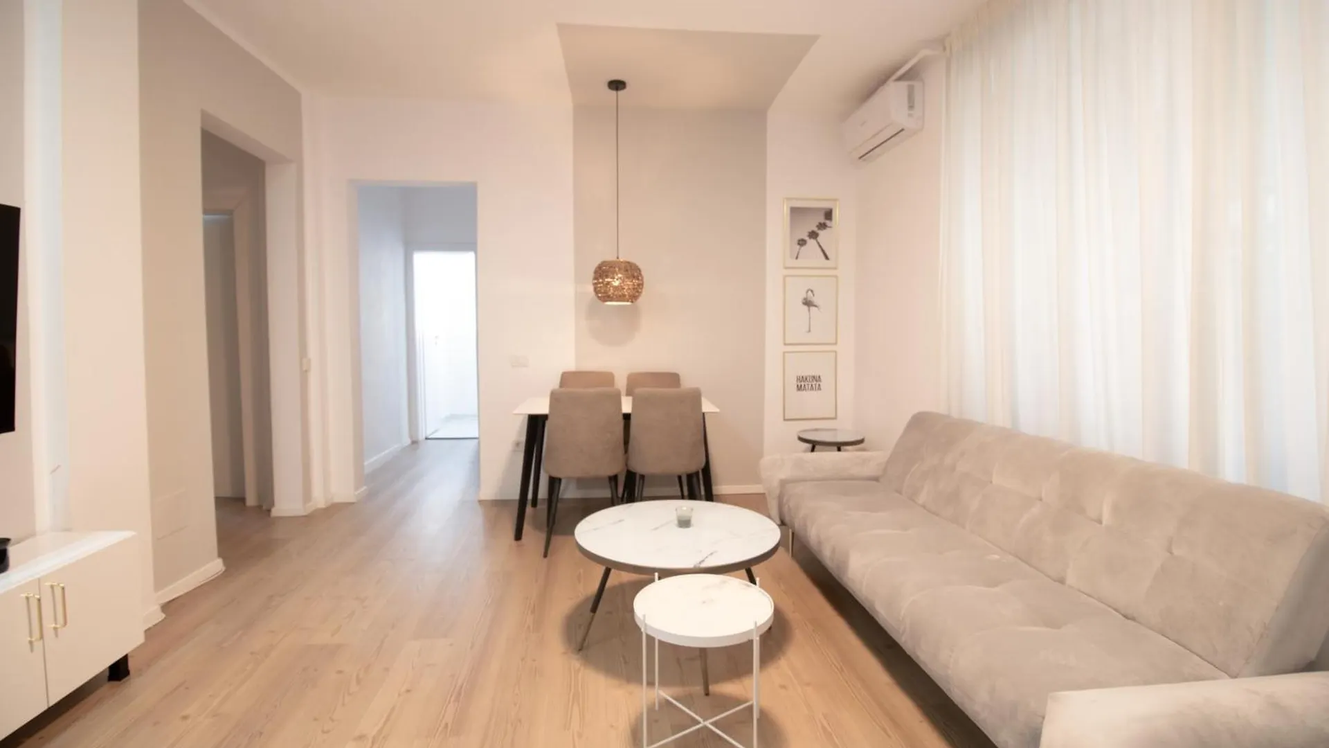 Old Town Bucharest Apartment Poiana 7